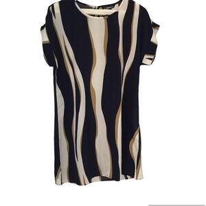 Striped long dress loose fitted, brand new, unworn, keyhole on back